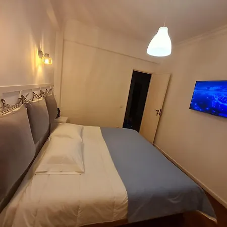 Monteiro Duplex Terrace Homestay *