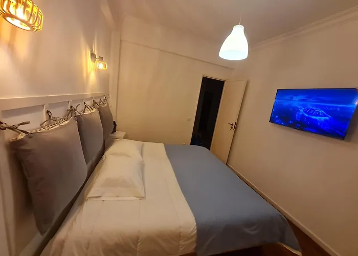 Monteiro Duplex Terrace Homestay *